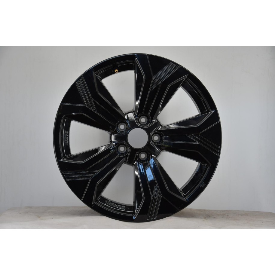 OE Nissan KB4096U300BZ Black 7,5x18 5x114.3 ET45 CB66,1 60° KB4096U300BZ